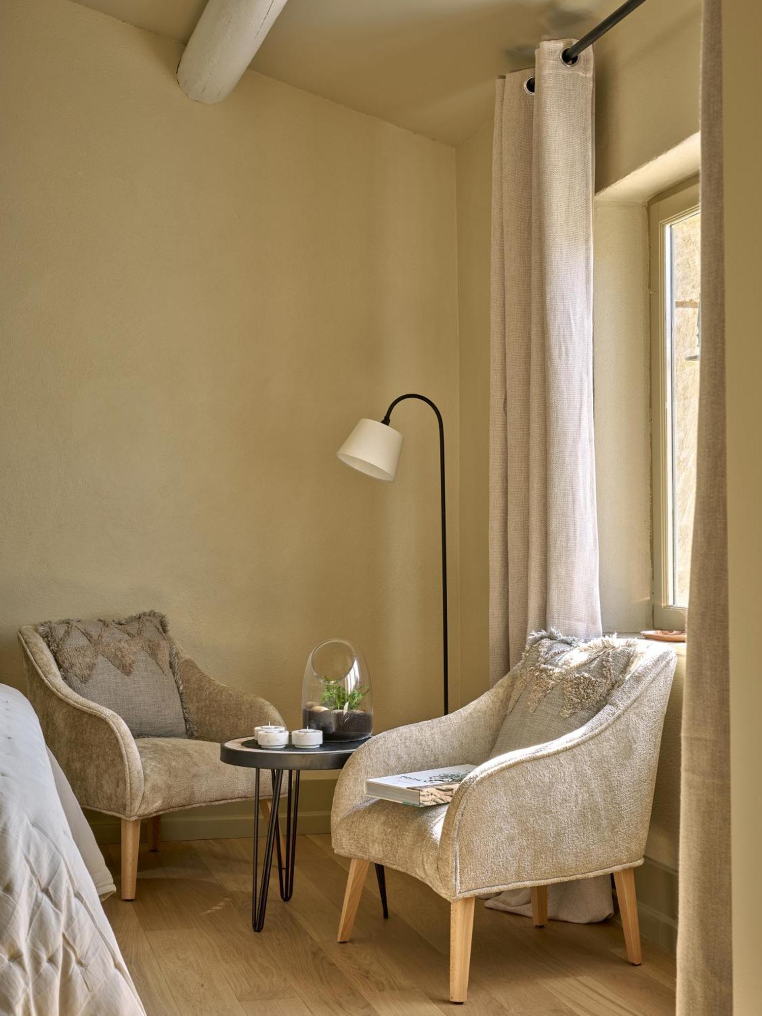 Jas Des Roches Bed & Breakfast Гринян Екстериор снимка